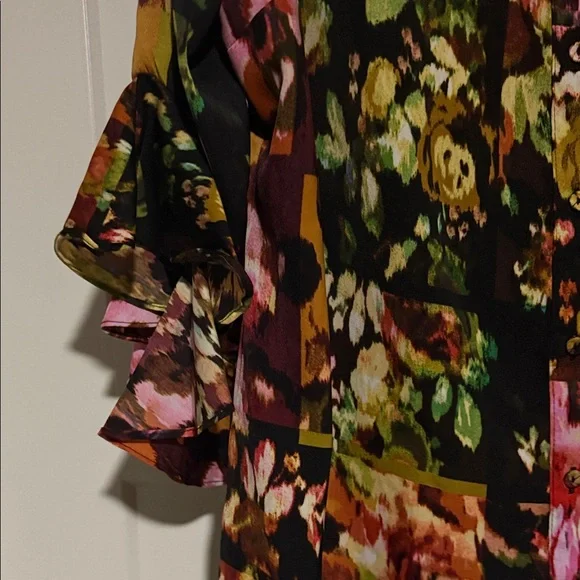 NWT Slim Factor by Investments Multicolor Floral Blouse with Ruffle Sleeves - Picture 5 of 8
